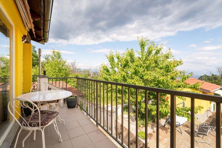 Apartments Nika With Swimming Pool And Beautiful Sea View Dobreć Exterior foto