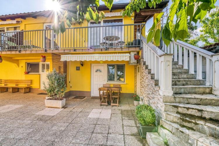 Apartments Nika With Swimming Pool And Beautiful Sea View Dobreć Exterior foto