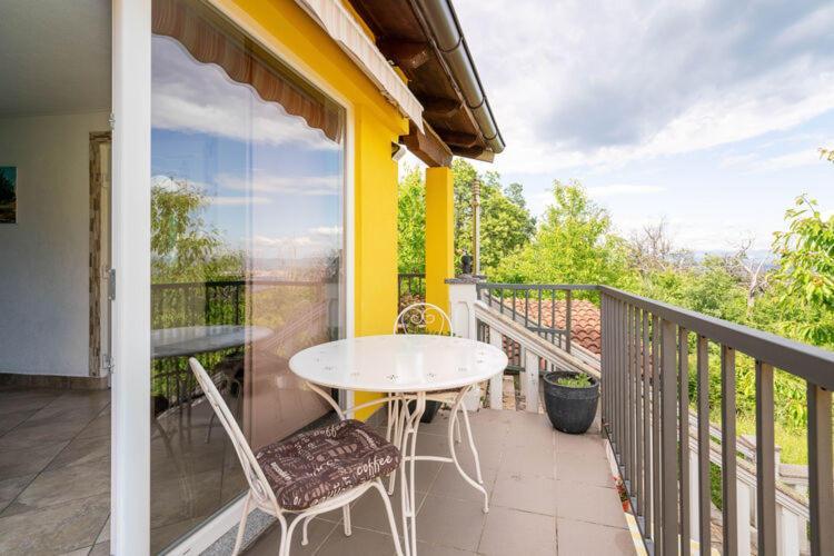 Apartments Nika With Swimming Pool And Beautiful Sea View Dobreć Exterior foto
