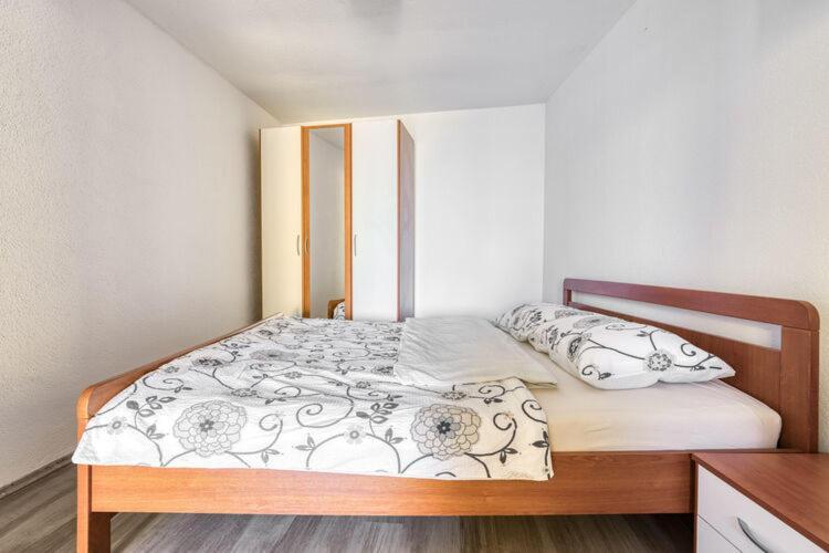 Apartments Nika With Swimming Pool And Beautiful Sea View Dobreć Exterior foto